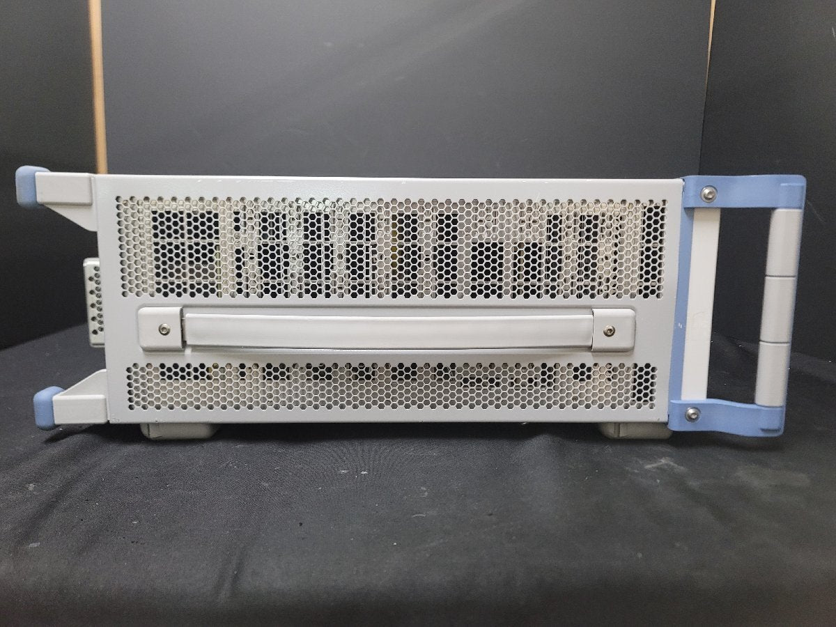 NBC R&S CMW500 Wideband Radio Communication Tester [u1211765690]