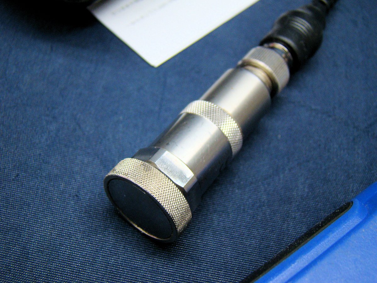 Rion VM-82A Vibration Meter with Acceleration and Displacement Measurement [q1213002616]