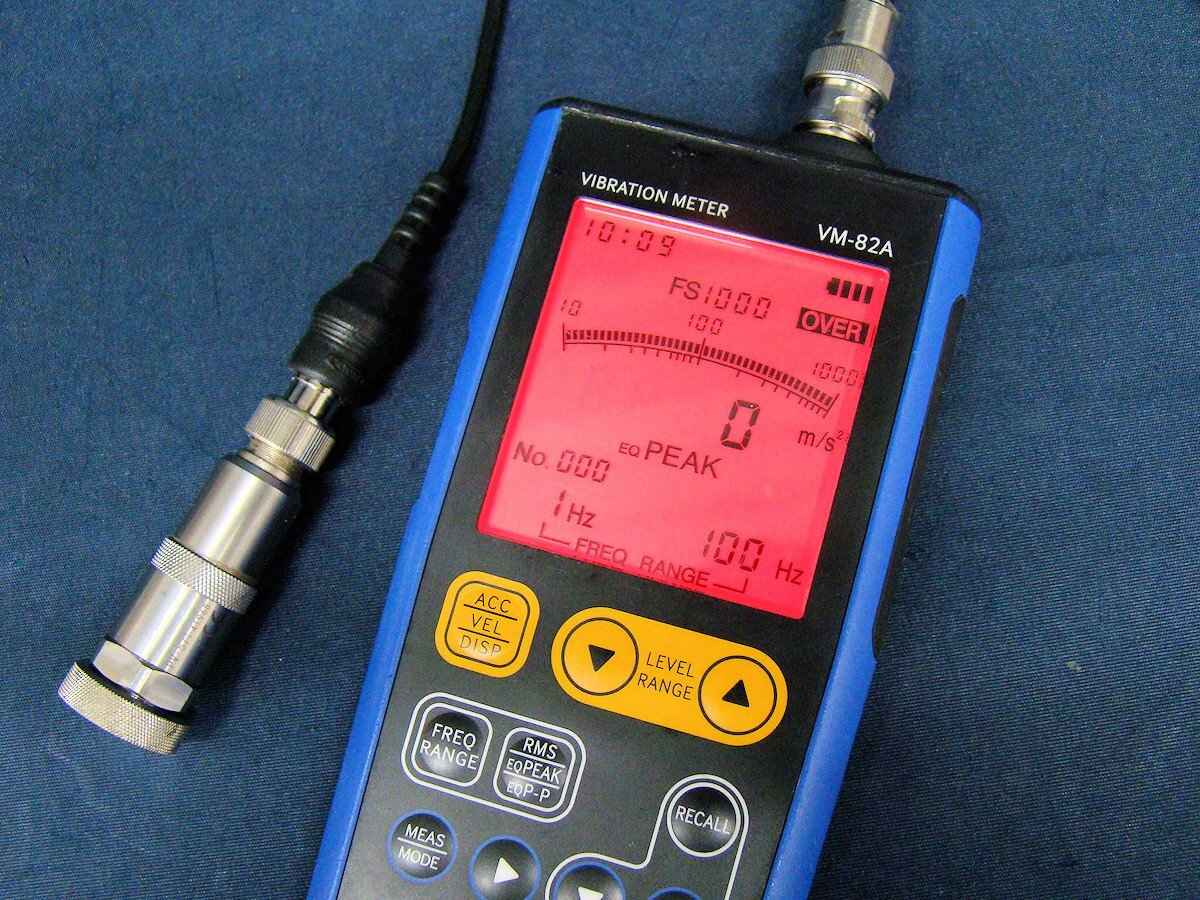 Rion VM-82A Vibration Meter with Acceleration and Displacement Measurement [q1213002616]