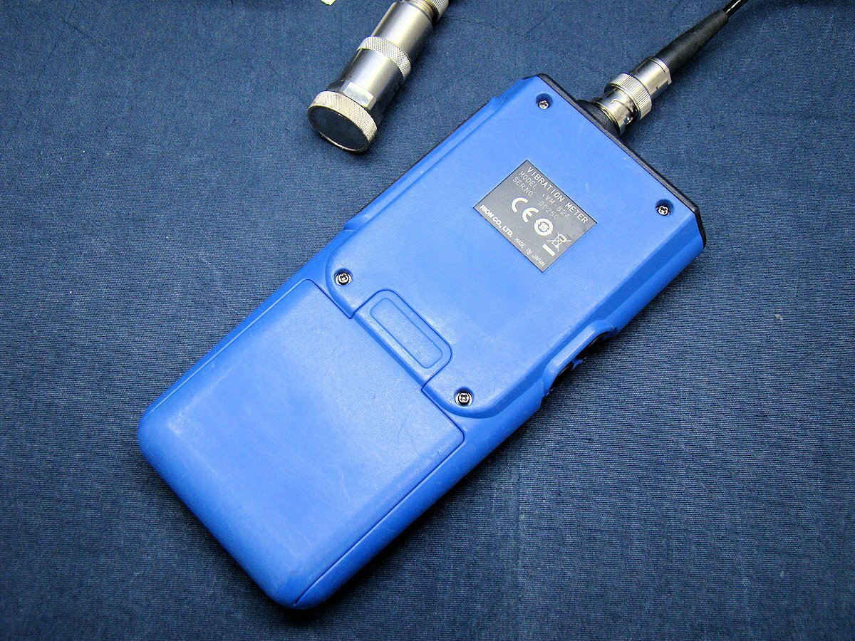 Rion VM-82A Vibration Meter with Acceleration and Displacement Measurement [q1213002616]