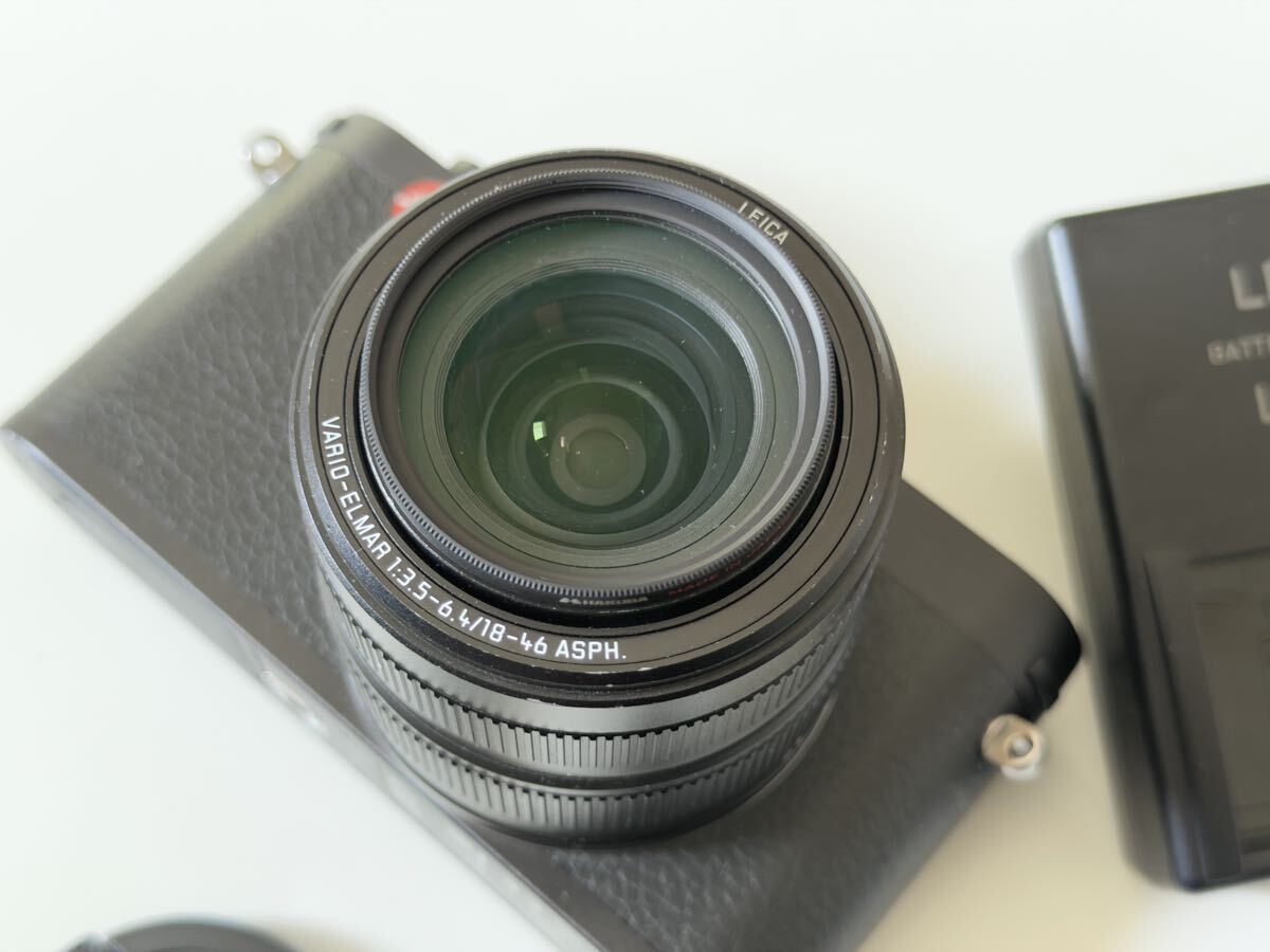Leica X Vario Black Compact Digital Camera [x1213483619]