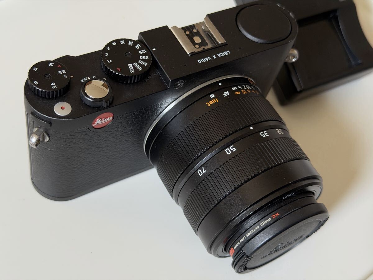 Leica X Vario Black Compact Digital Camera [x1213483619]