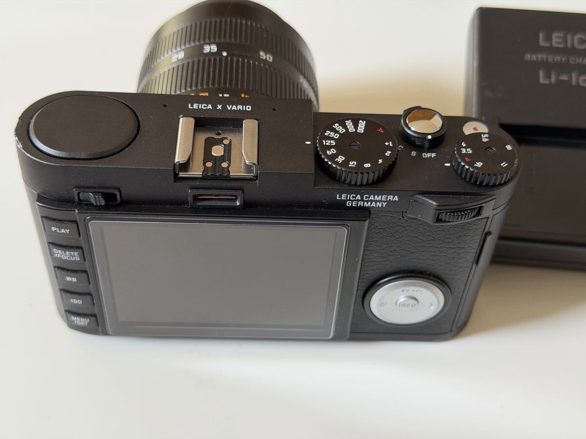 Leica X Vario Black Compact Digital Camera [x1213483619]
