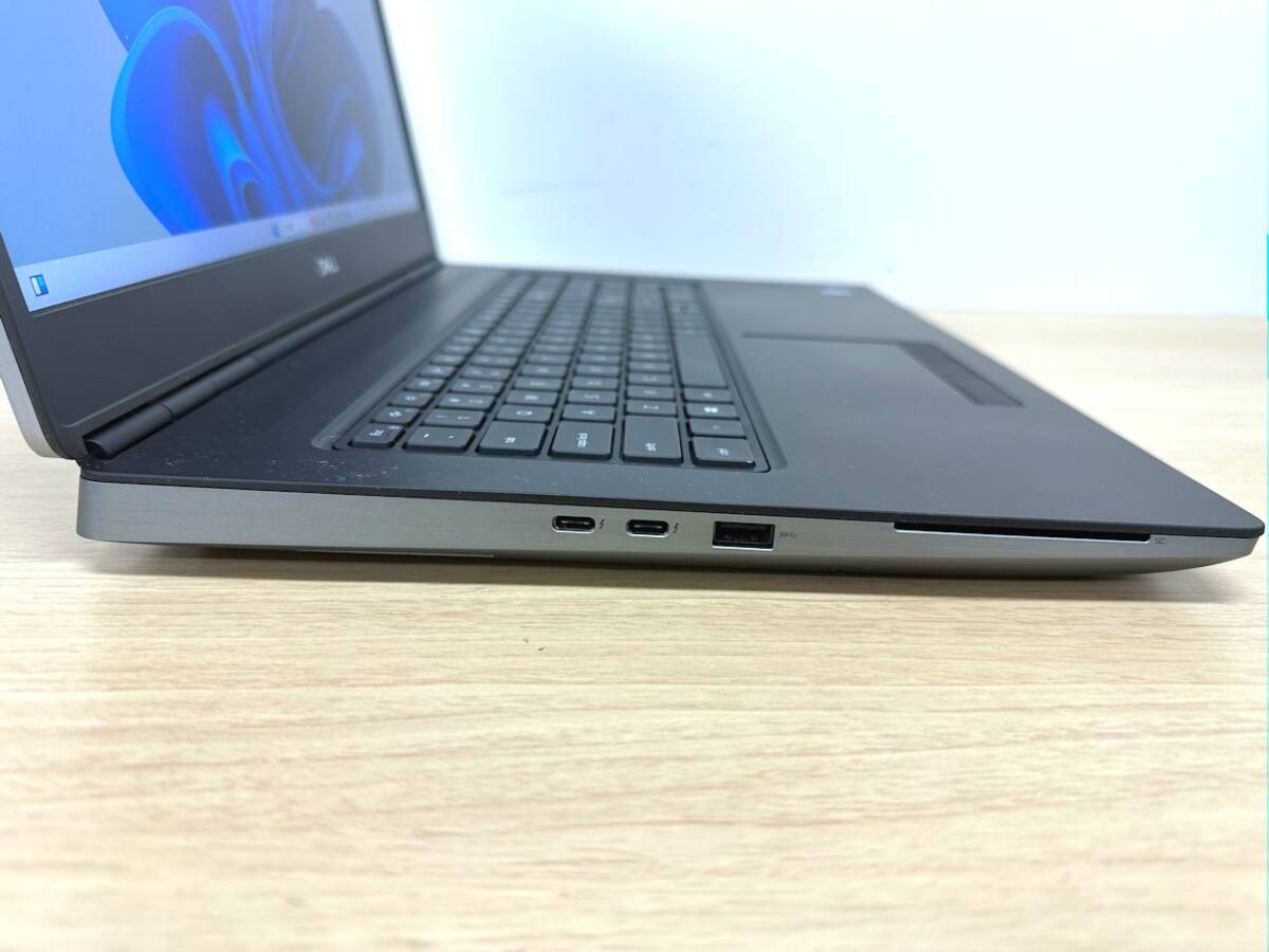Precision 7760 Workstation Core i7-11850H Memory 32GB SSD 512GB NVIDIA Quadro RTX A3000 [x1214021757]