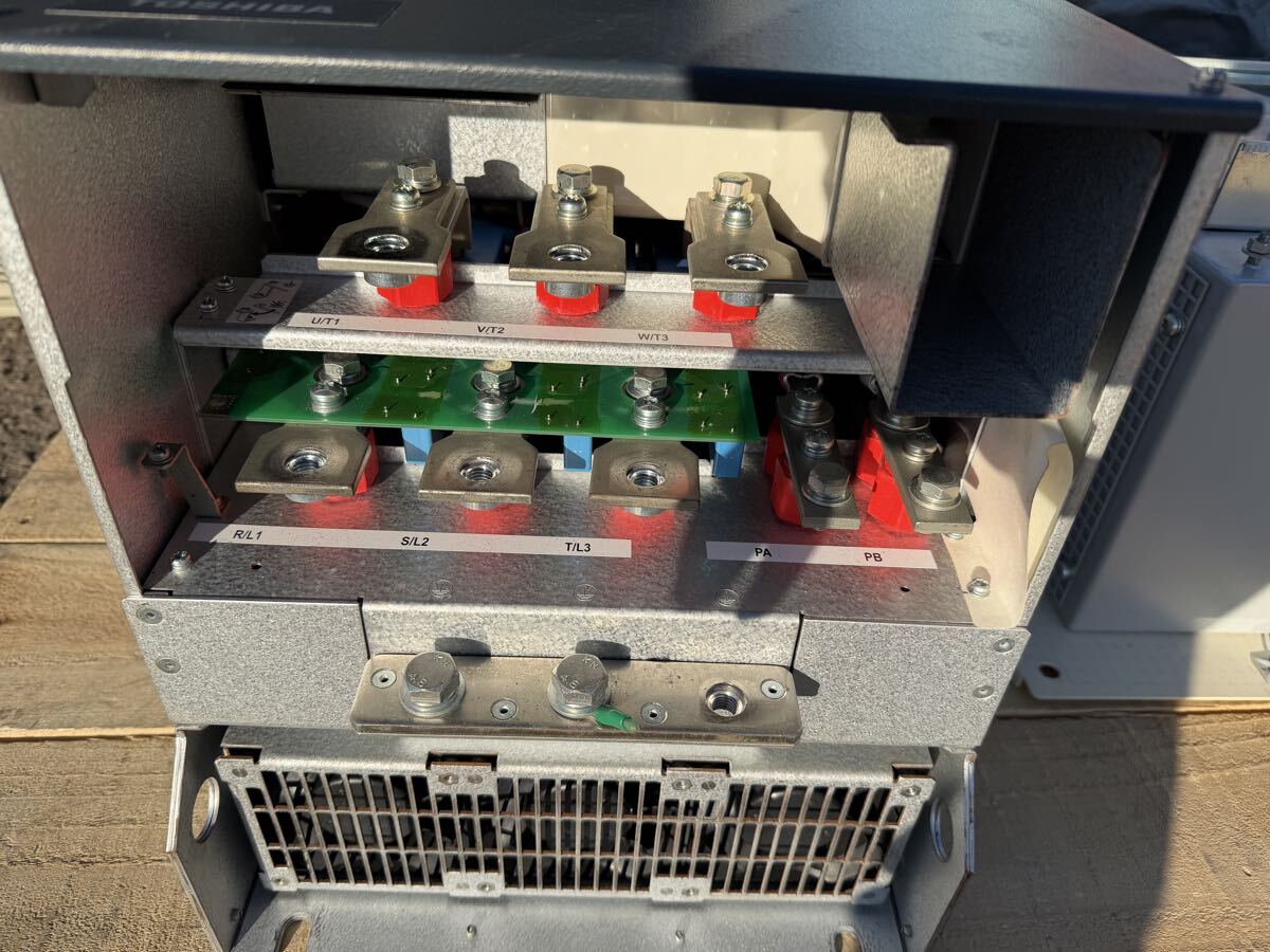 TOSHIBA VFAS1-2550P Inverter 55KW 84KVA 75HP 3PH 200/240V [w1215595458]