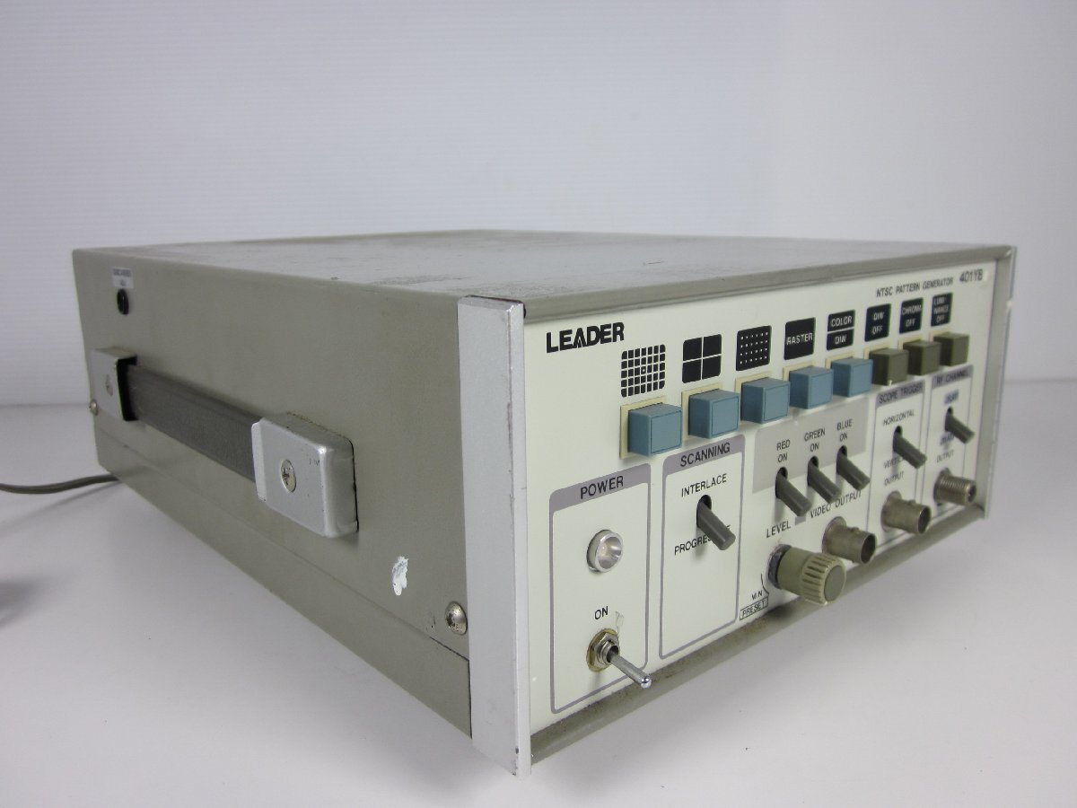 LEADER 401YB Signal Generator [t1215891999]