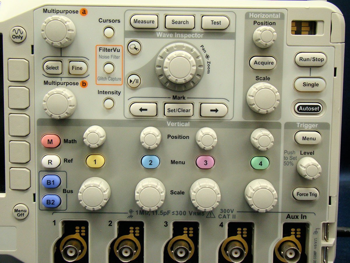 Tektronix DPO2014B Digital Oscilloscope 100MHz 1GS/s Main Unit Only [t1217582769]