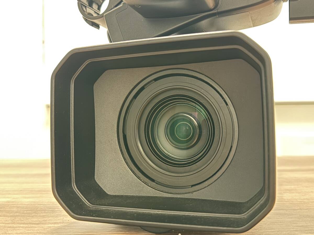 SONY HXR-NX100 Commercial Video Camera [k1218075401]