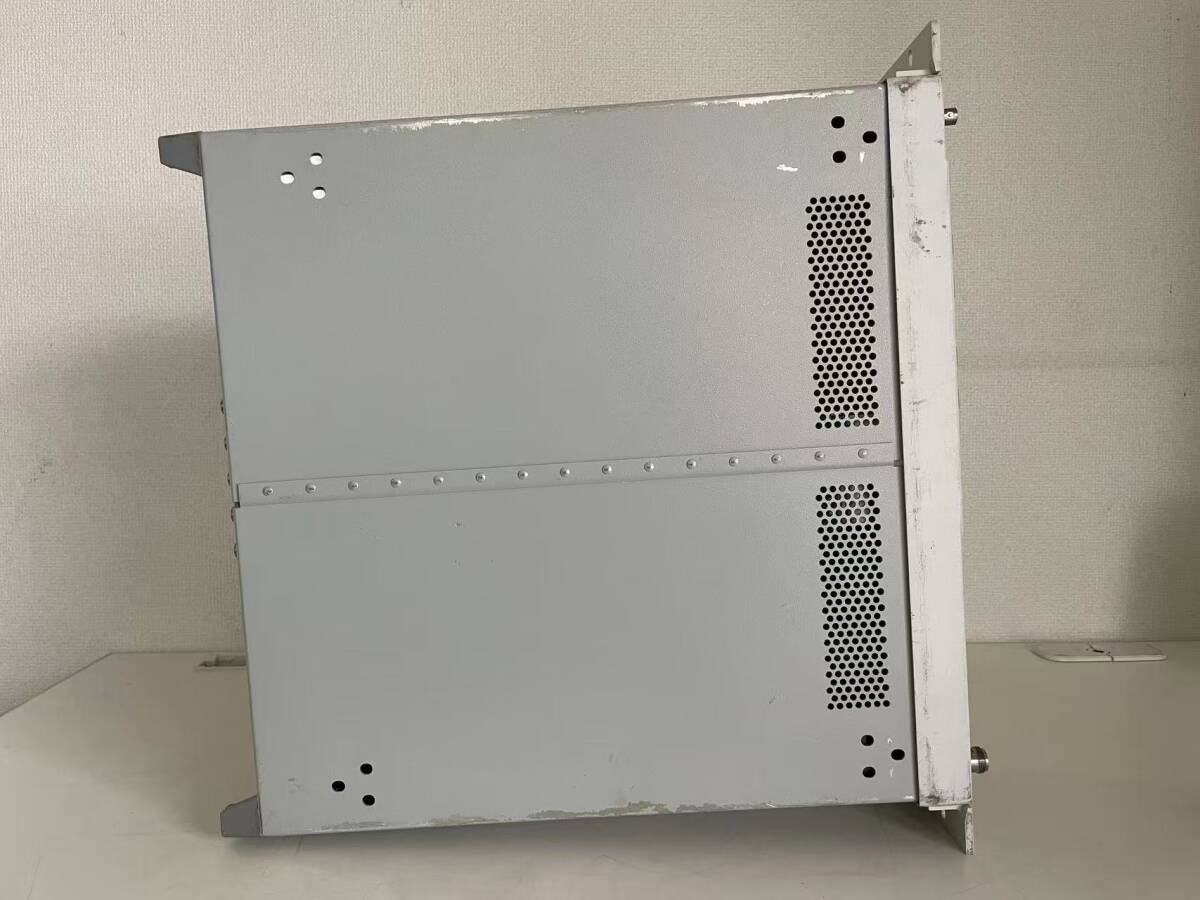 HEWLETT PACKARD E4432B ESG-D Digital RF Signal Generator [d1219342224]