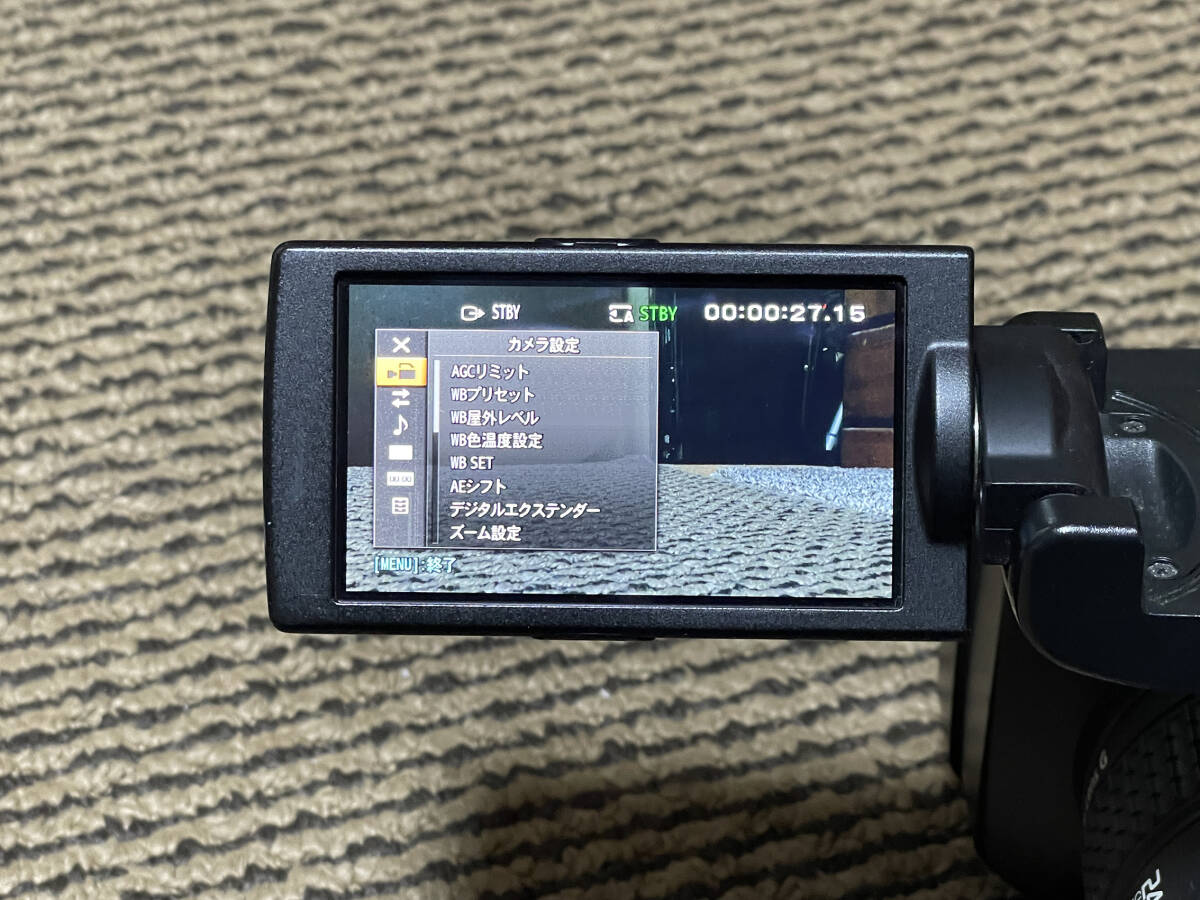 SONY HXR-NX100 Professional Camera [p1219979112]