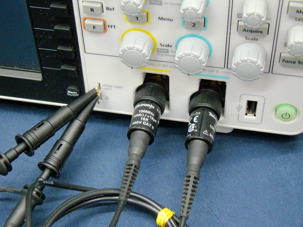 Tektronix TBS2102 Digital Oscilloscope 100MHz 1GS/s [v1220162413]