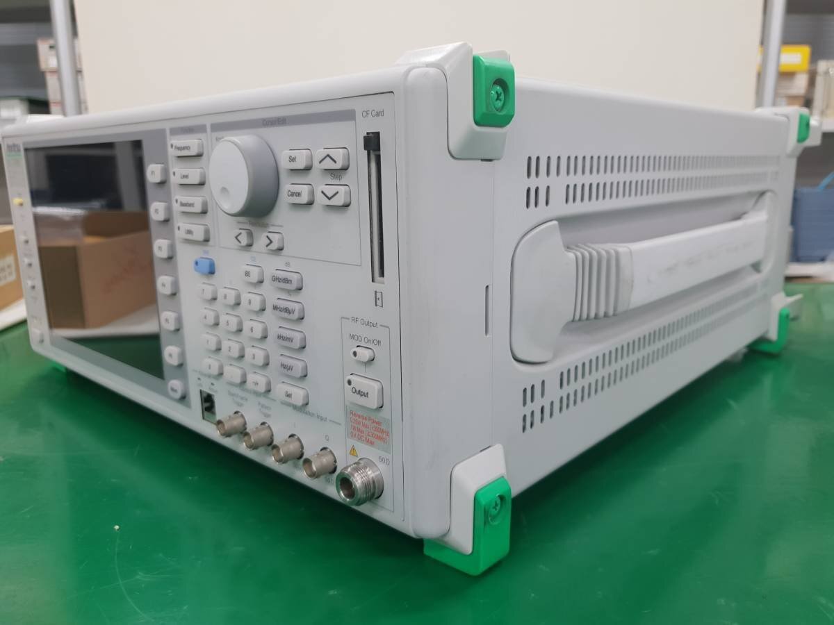 Anritsu MG3700A Vector Signal Generator 3GHz (for parts or not working) [d1220194311]