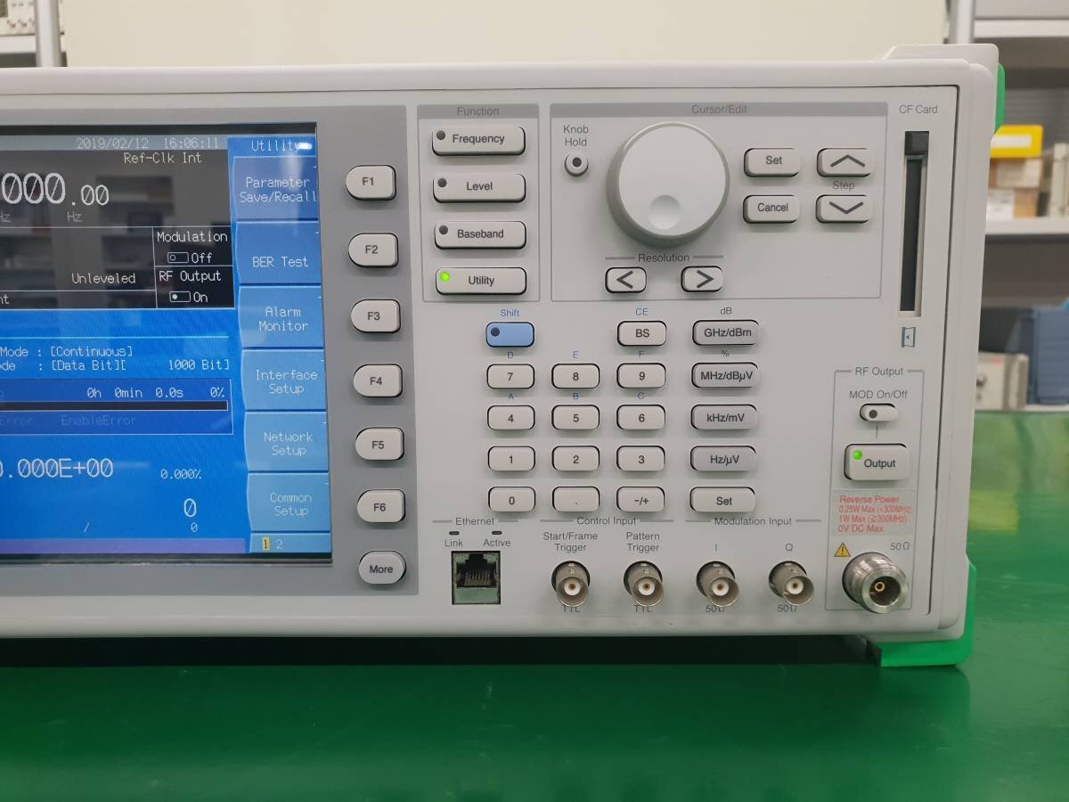 Anritsu MG3700A Vector Signal Generator 3GHz (for parts or not working) [d1220194311]