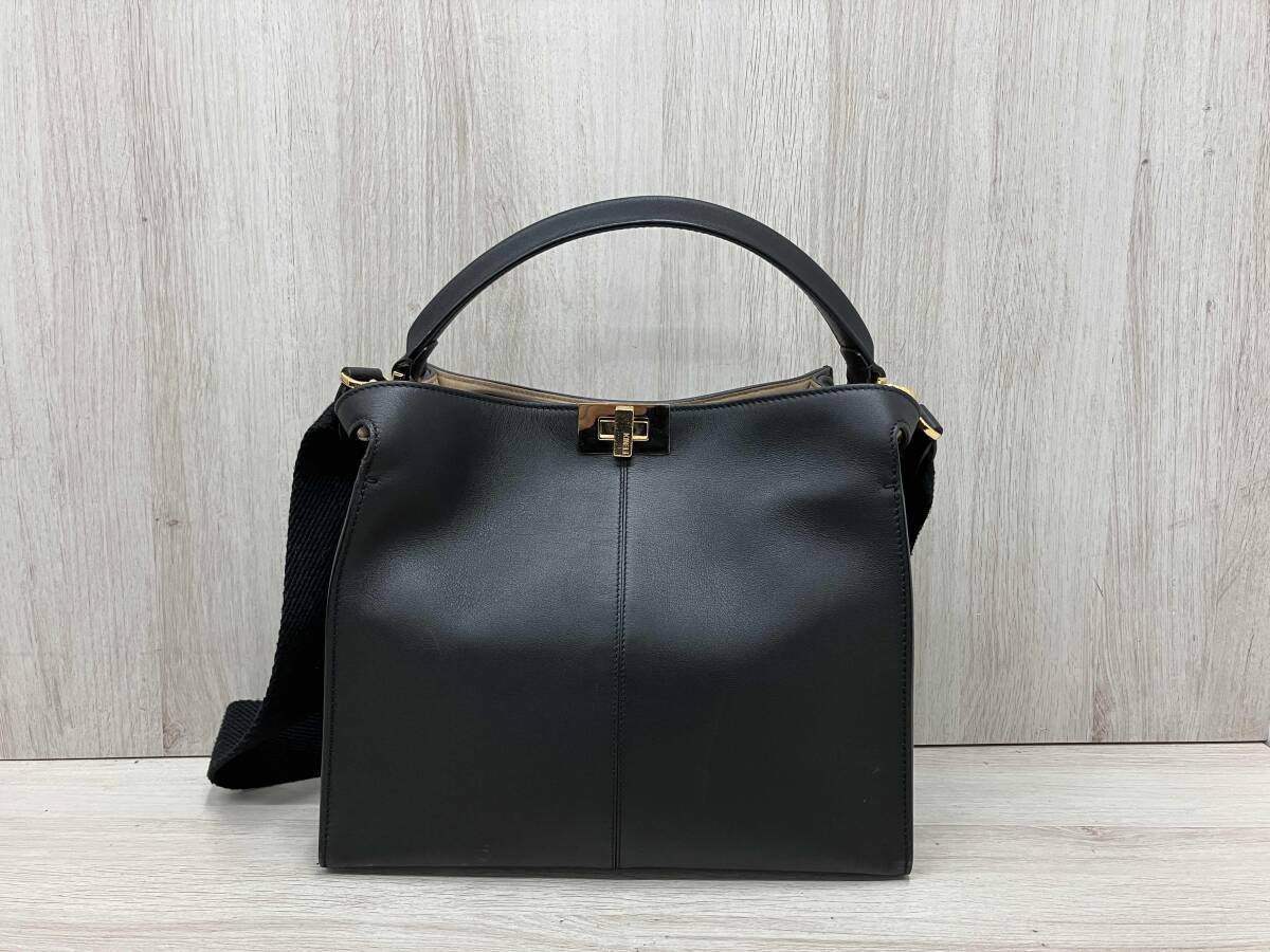 Fendi Peekaboo X-Light Medium Shoulder Bag Black [r1220606640]