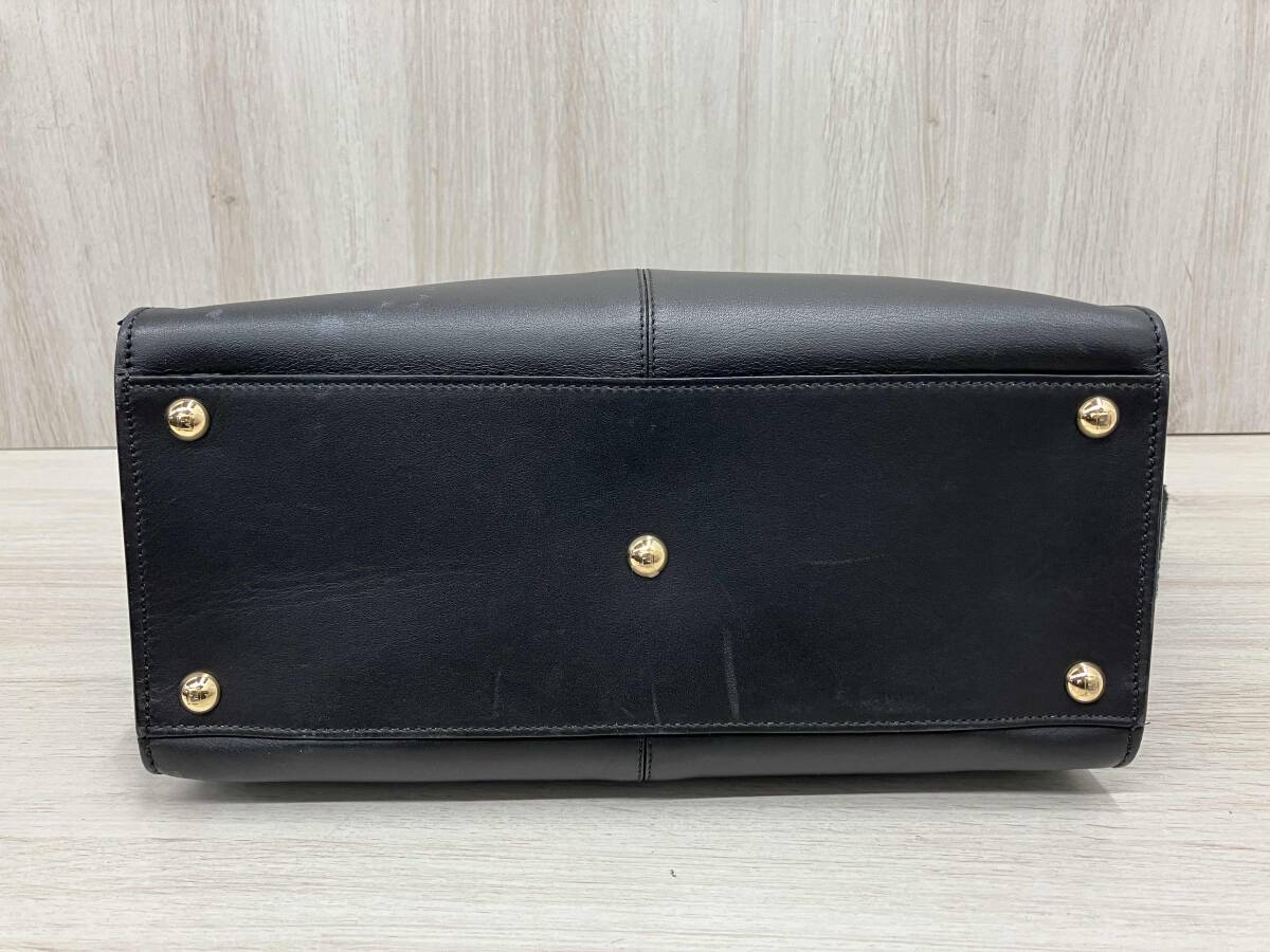 Fendi Peekaboo X-Light Medium Shoulder Bag Black [r1220606640]