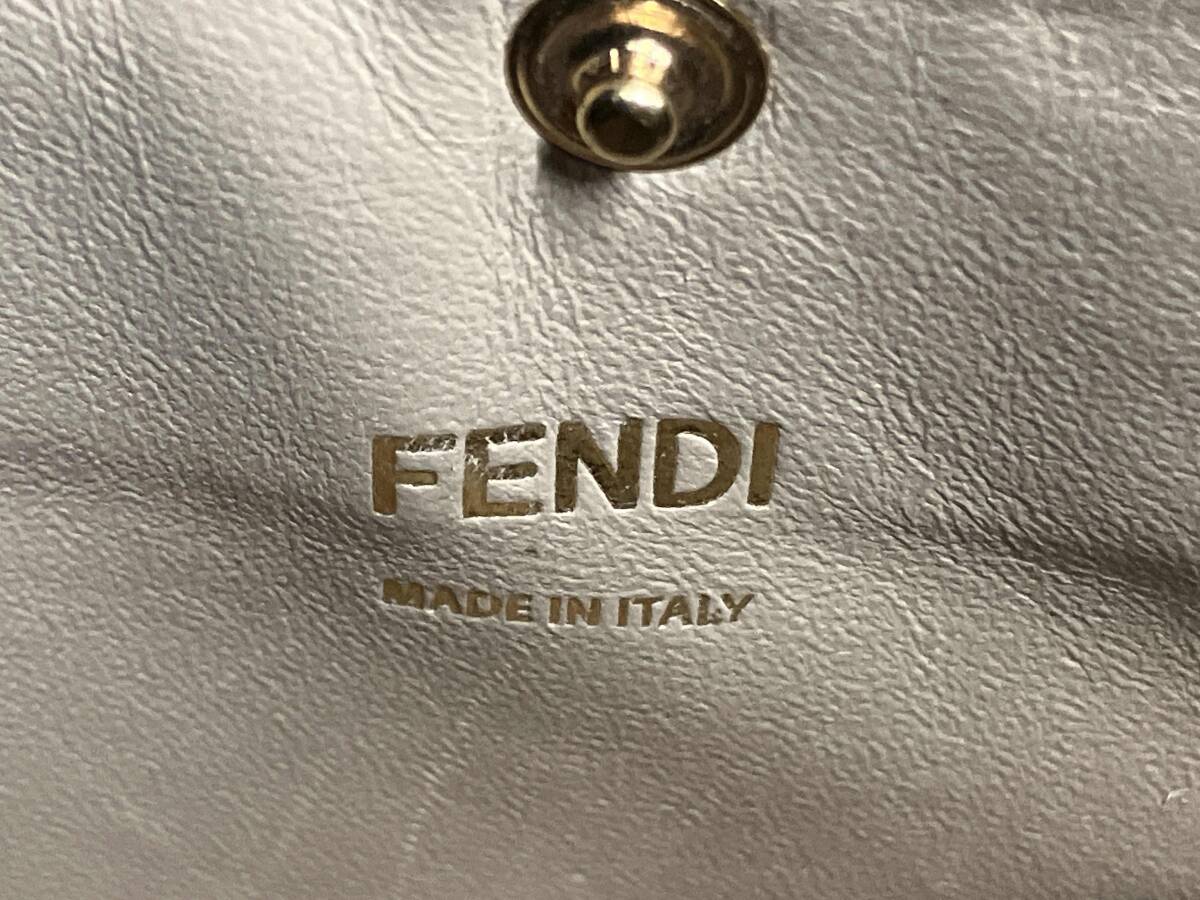 Fendi Peekaboo X-Light Medium Shoulder Bag Black [r1220606640]