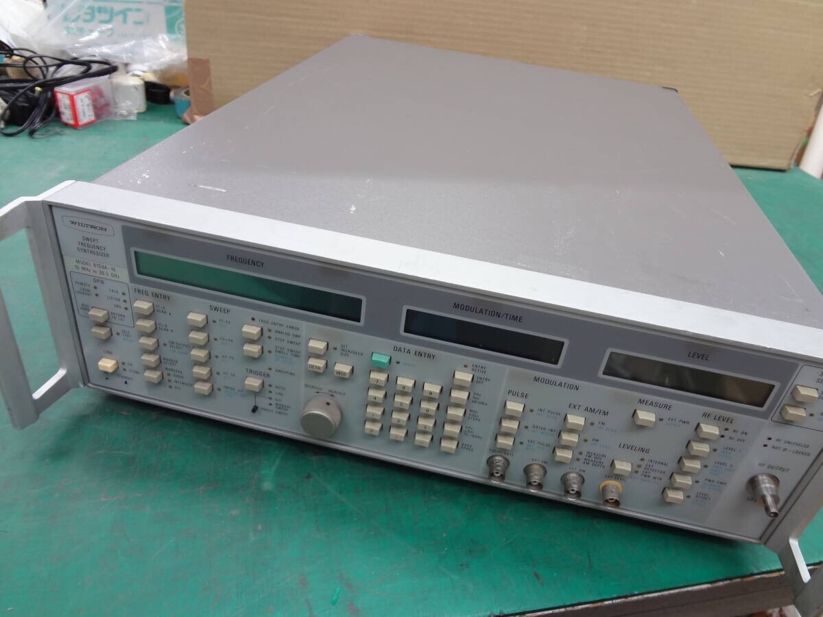 Wiltron 6759A-10 Swept Frequency Synthesizer [v1220927982]