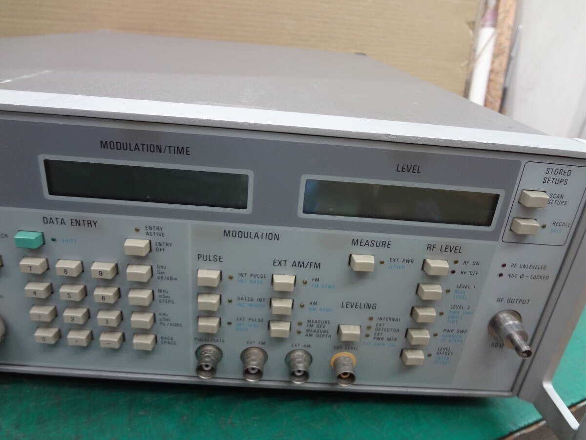 Wiltron 6759A-10 Swept Frequency Synthesizer [v1220927982]