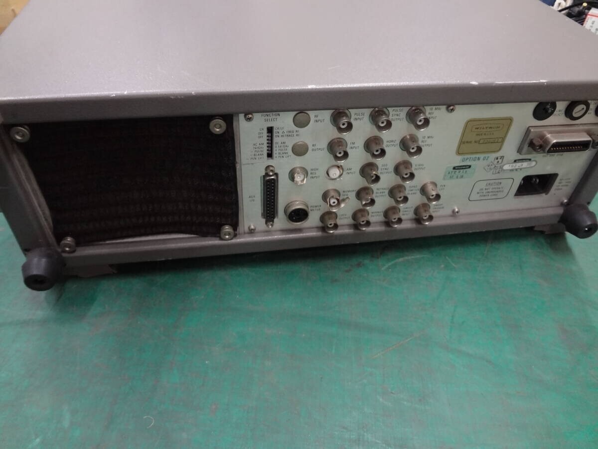 Wiltron 6759A-10 Swept Frequency Synthesizer [v1220927982]