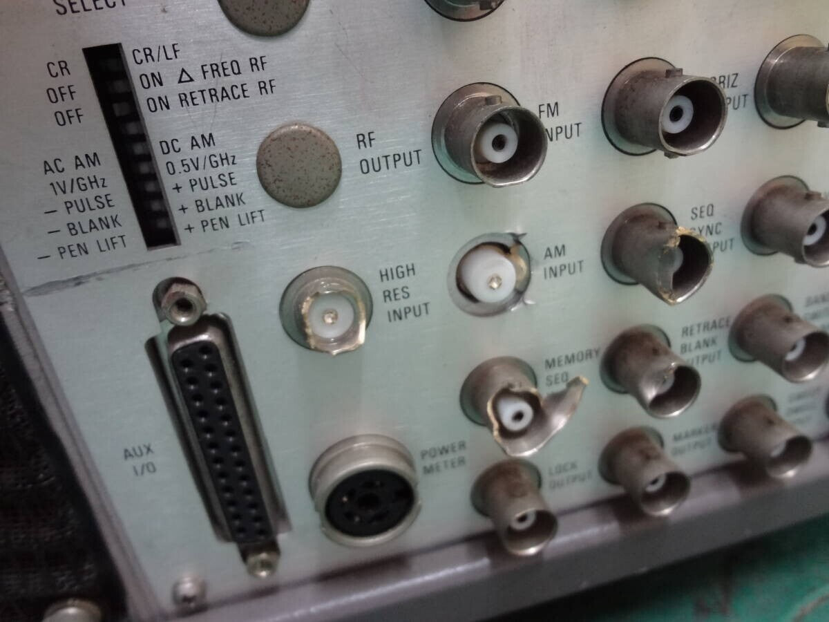 Wiltron 6759A-10 Swept Frequency Synthesizer [v1220927982]