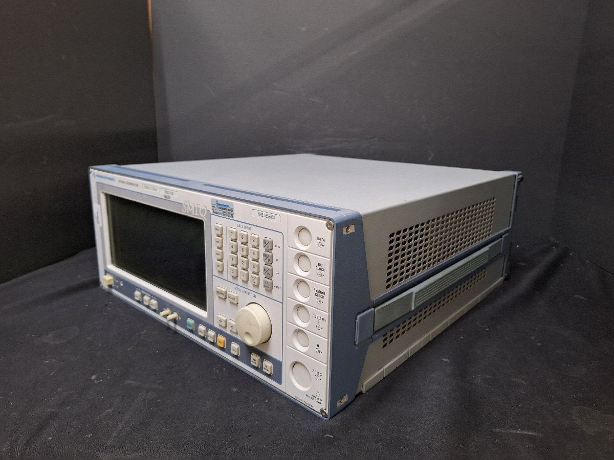 Rohde & Schwarz SMIQ03B Signal Generator 300kHz-3.3GHz [u1222683041]