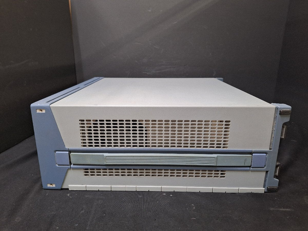 Rohde & Schwarz SMIQ03B Signal Generator 300kHz-3.3GHz [u1222683041]