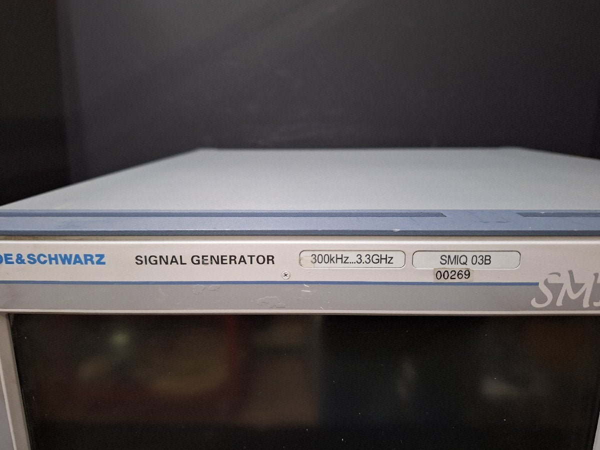 Rohde & Schwarz SMIQ03B Signal Generator 300kHz-3.3GHz [u1222683041]