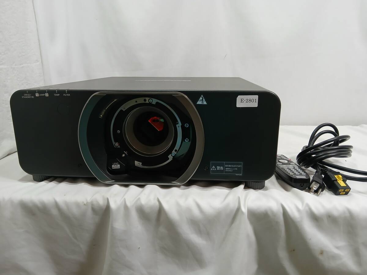 Panasonic PT-DS12K DLP Projector with Remote No Lamp [v1223110939]