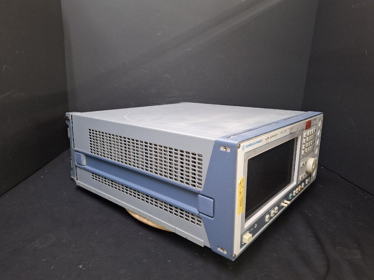 R&S SMIQ03B Signal Generator 300kHz-3.3GHz (for parts or not working) [v1224155308]