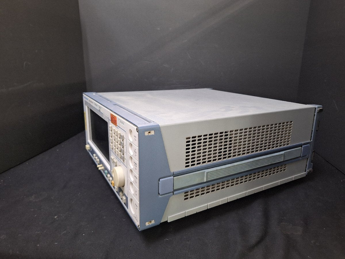 R&S SMIQ03B Signal Generator 300kHz-3.3GHz (for parts or not working) [v1224155308]
