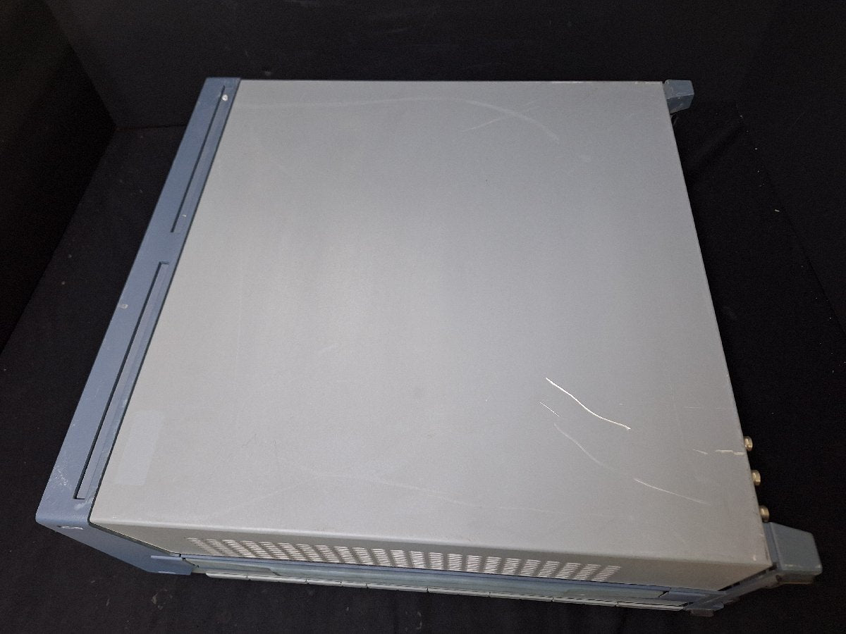 R&S SMIQ03B Signal Generator 300kHz-3.3GHz (for parts or not working) [v1224155308]