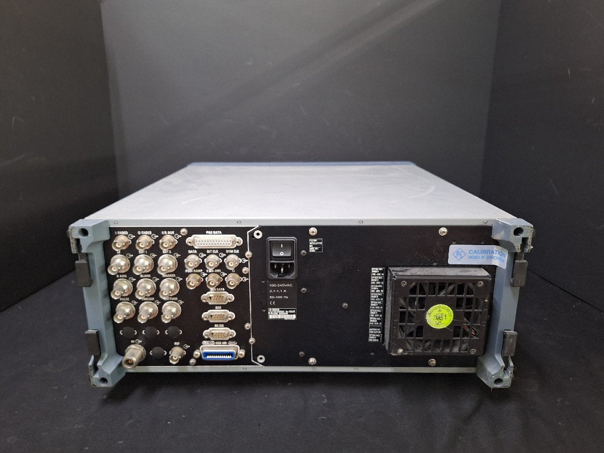 R&S SMIQ03B Signal Generator 300kHz-3.3GHz (for parts or not working) [v1224155308]