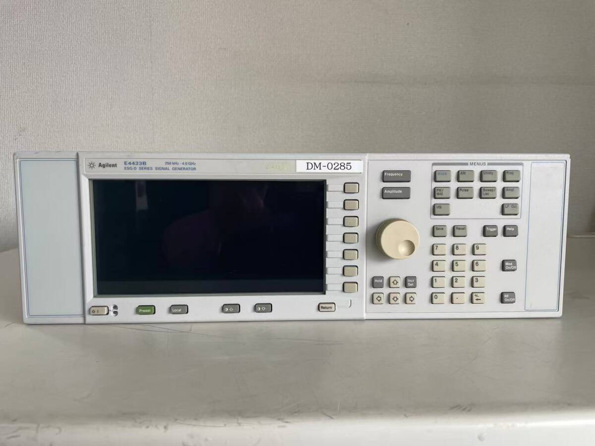 Agilent E4433B ESG-D Series Analog RF Signal Generator 250kHz-4GHz (untested) [e1226183677]