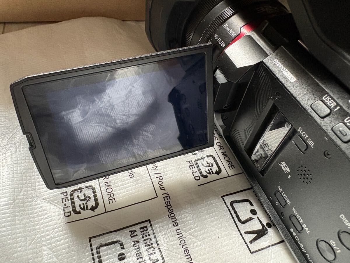 Panasonic HC-X2100 4K Professional Video Camera [g1226711117]