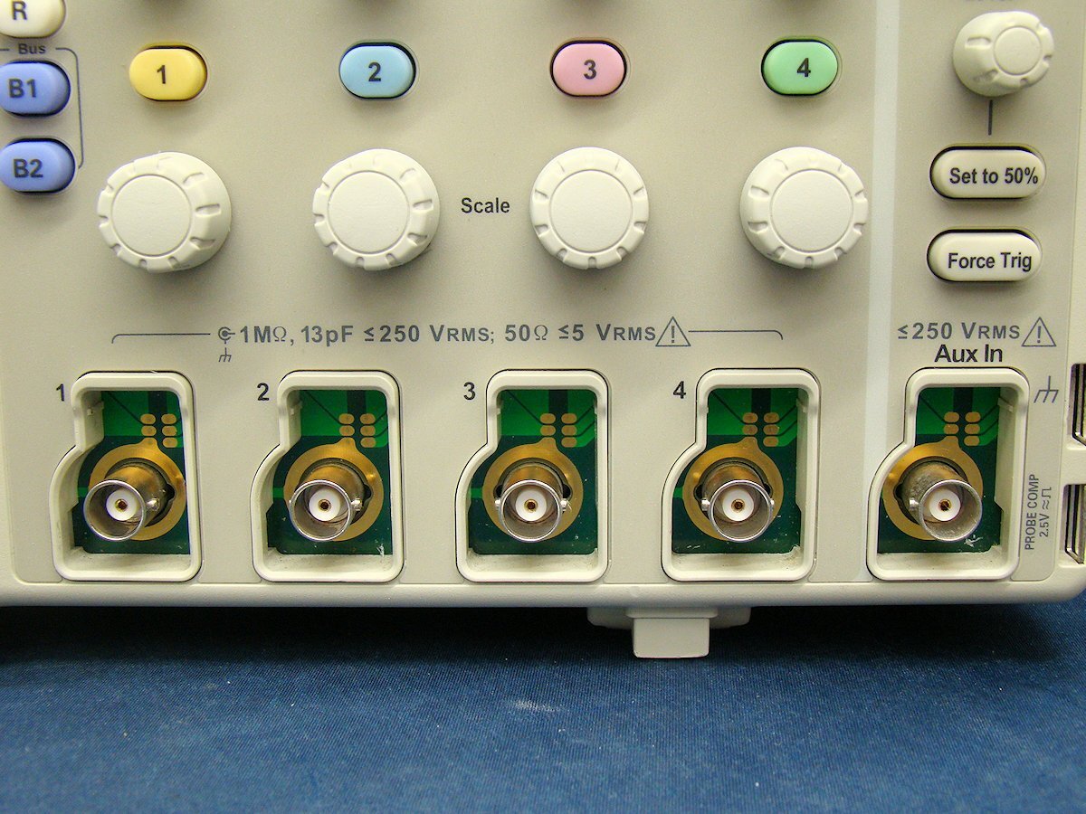 Tektronix DPO4104 Digital Oscilloscope 1GHz 5GS/s [x1226736799]