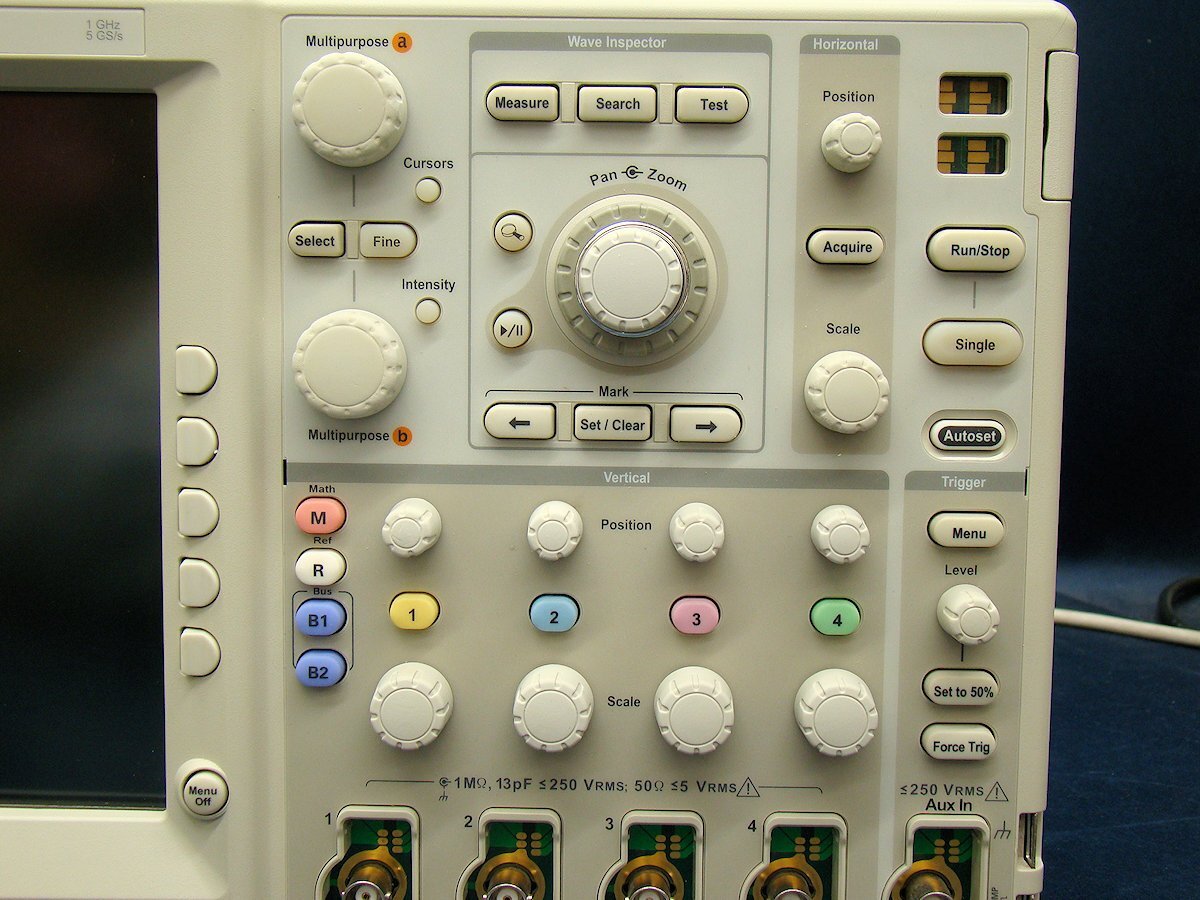 Tektronix DPO4104 Digital Oscilloscope 1GHz 5GS/s [x1226736799]