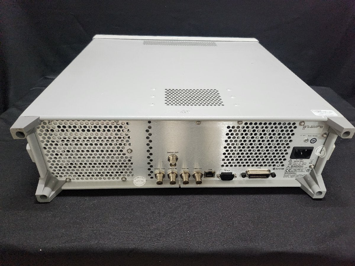 Agilent E4428C ESG Analog Signal Generator 250kHz-6GHz (for parts or not working) [v1228301493]