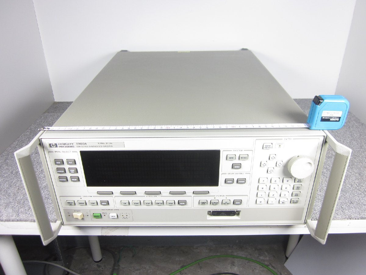 HP 83623A Synthesized Sweep Generator 10MHz-20GHz [u1230818329]