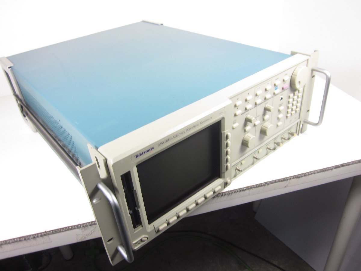 Tektronix AWG610 Arbitrary Waveform Generator 260MHz [k1231129114]