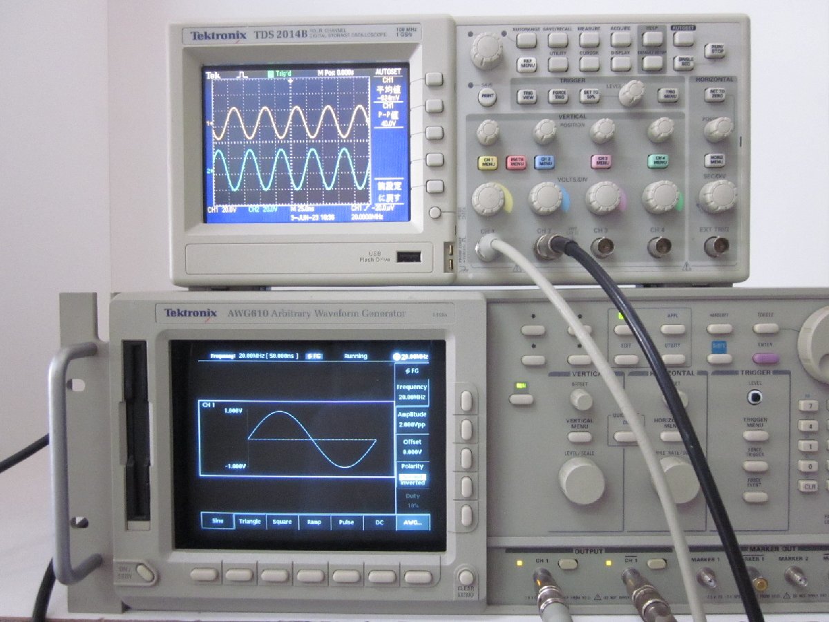 Tektronix AWG610 Arbitrary Waveform Generator 260MHz [k1231129114]