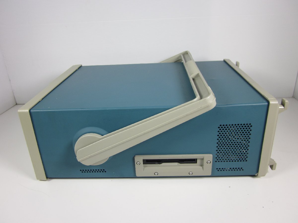 Tektronix DG2020A Data Generator 24CH 200MHz [r1231265062]