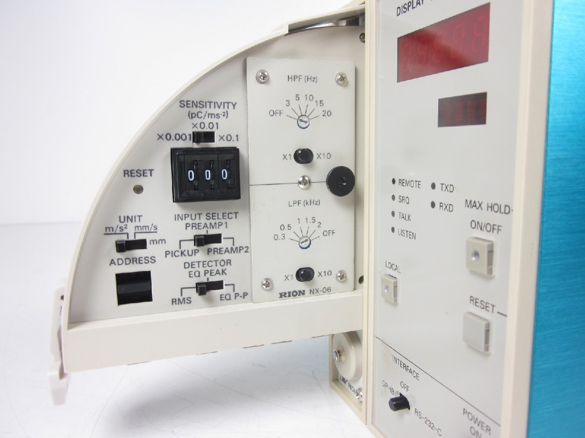 Rion UV-05A Vibration Meter and UV-12A Display Unit Set with NX-06 [e1231264629]