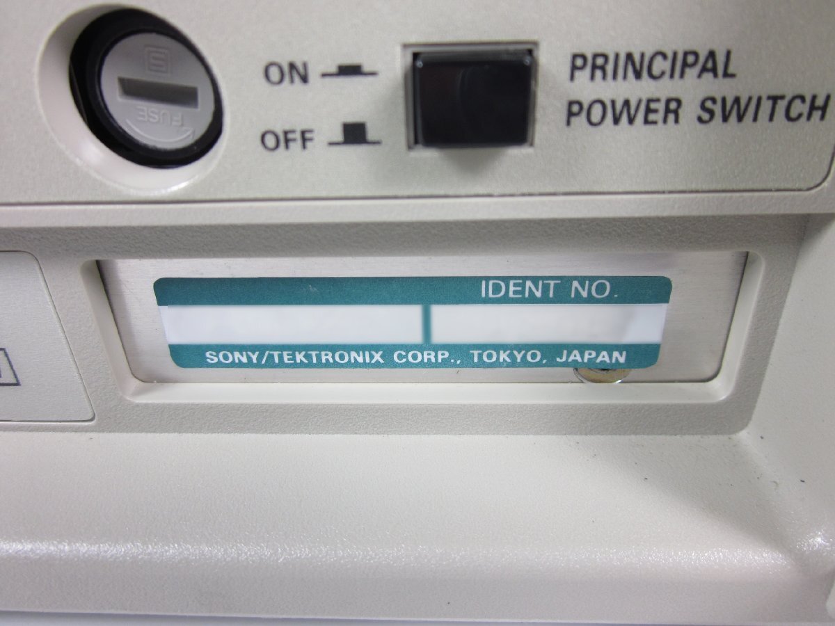 Tektronix DG2020A Data Generator 24CH 200MHz [r1231265062]