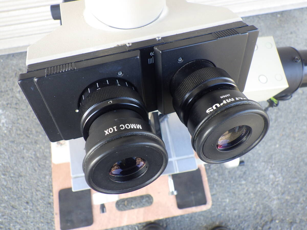 Olympus STM-UM Microscope with 5 Objective Lenses [p1231778668]