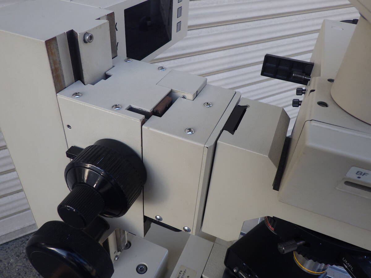 Olympus STM-UM Microscope with 5 Objective Lenses [p1231778668]