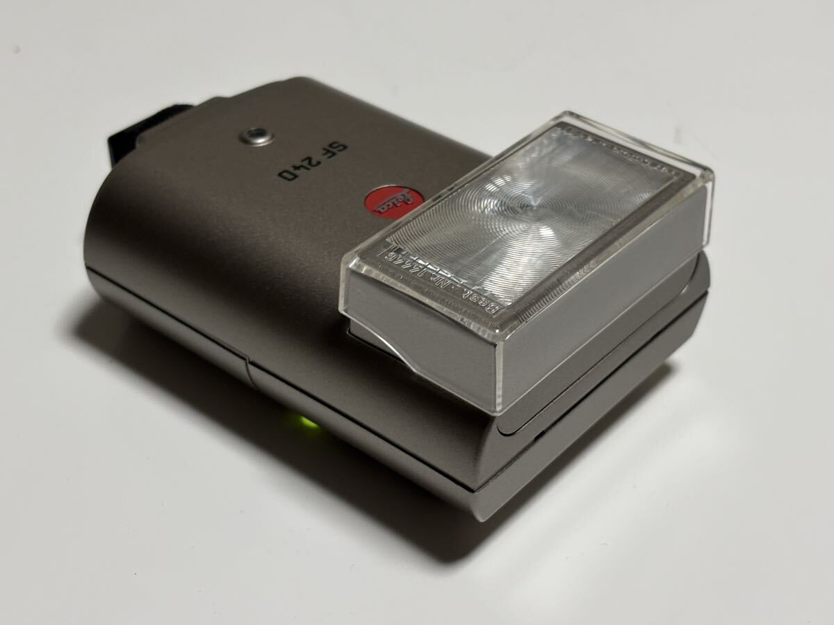 Leica SF 24D Electronic Flash Unit Titanium [v1232117759]