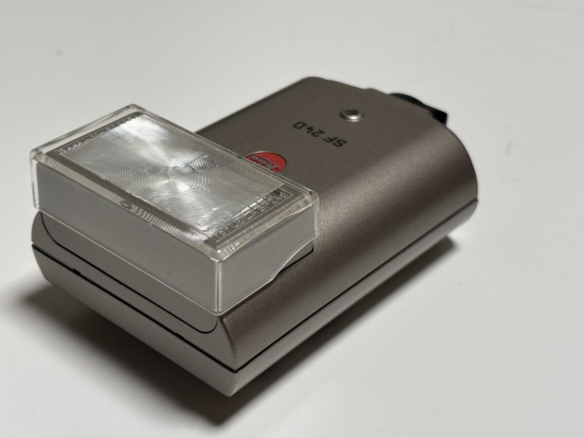 Leica SF 24D Electronic Flash Unit Titanium [v1232117759]