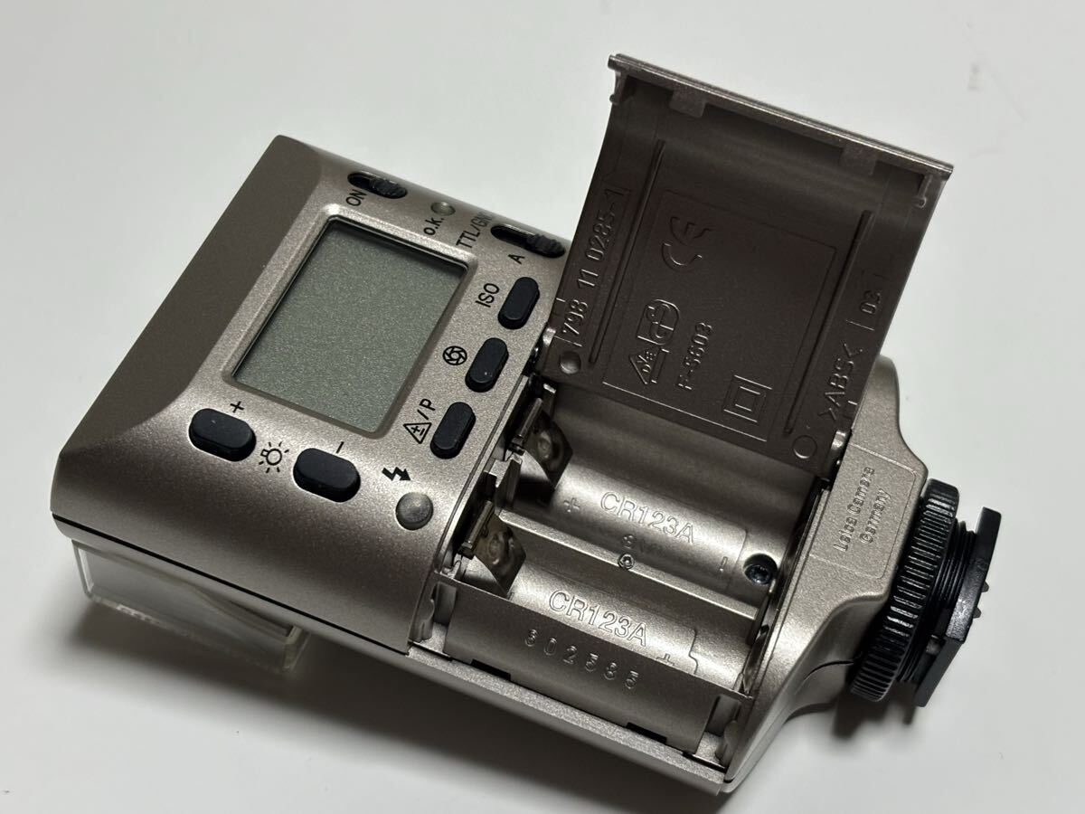 Leica SF 24D Electronic Flash Unit Titanium [v1232117759]