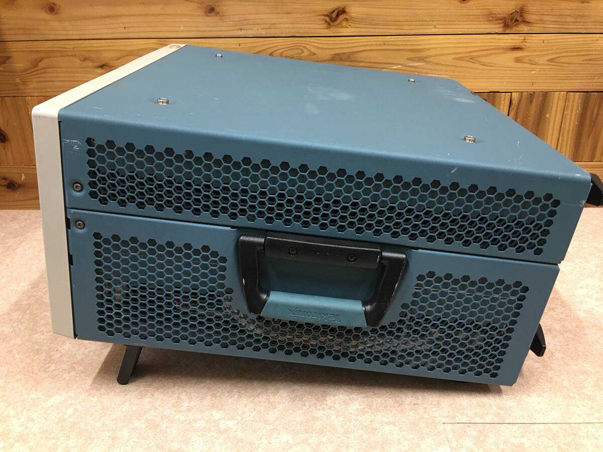 Tektronix AWG7102 Arbitrary Waveform Generator (as-is) [u1233818898]