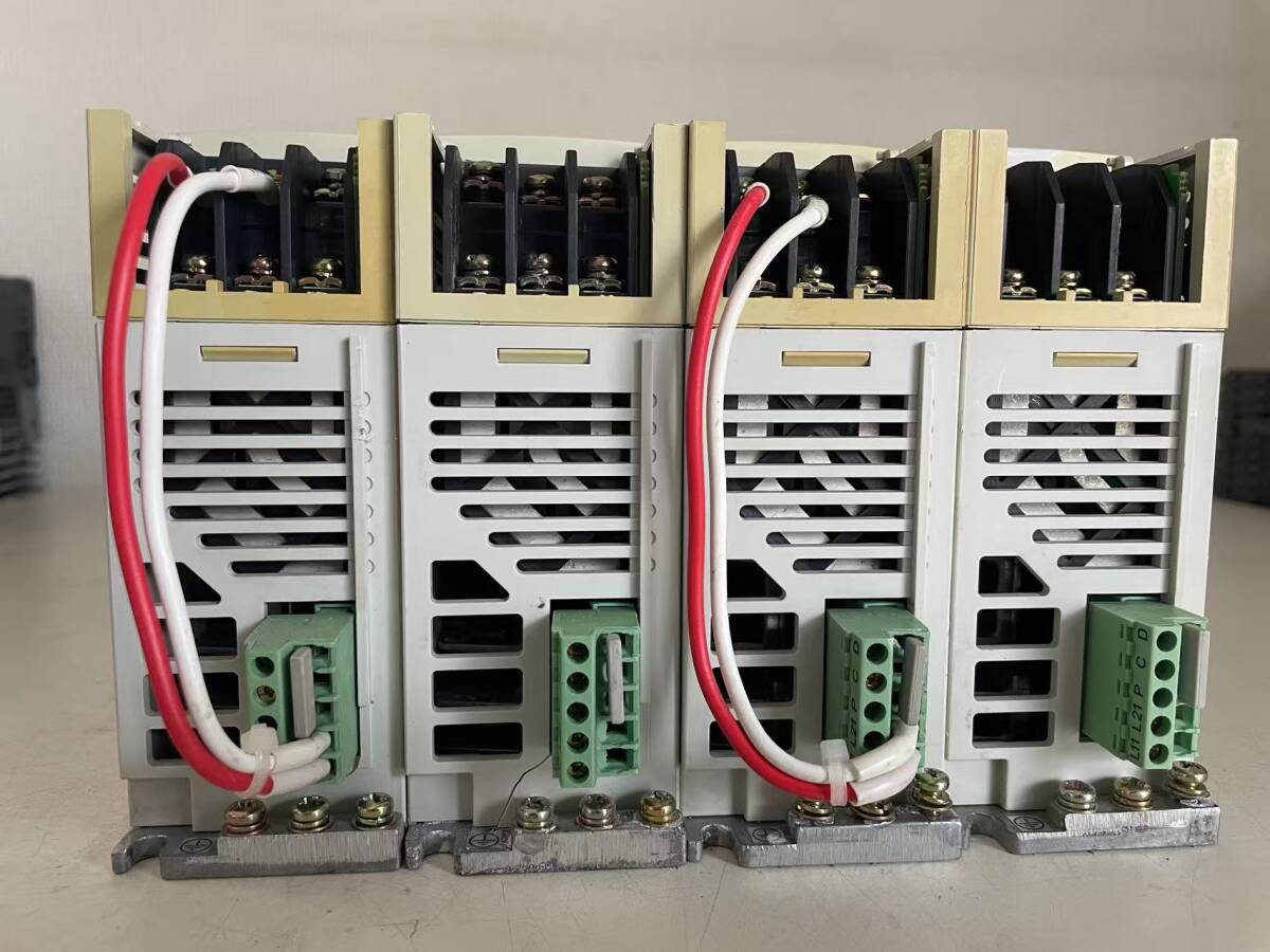 Mitsubishi Electric MR-J2S-10A Servo Amplifier 100W 4 pcs (as-is) [r1234863890]